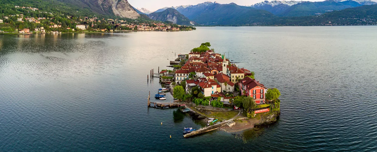 Veduta aerea dell'Isola dei Pescatori sul Lago Maggiore